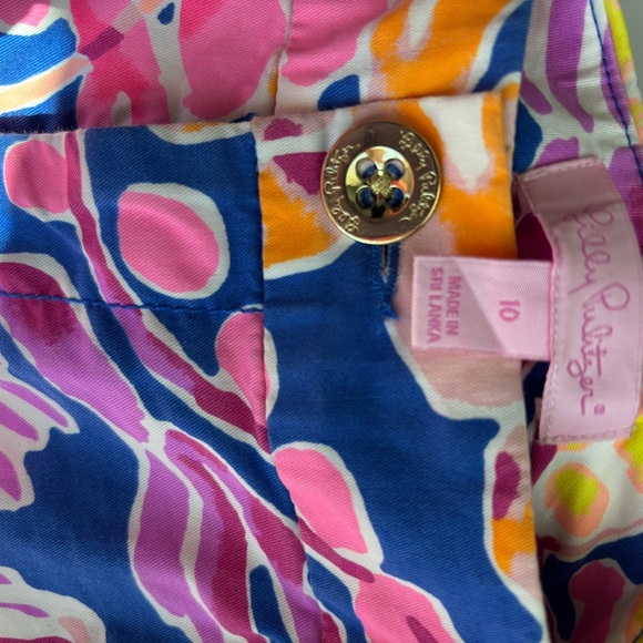 Lilly Pulitzer Vibrant Floral Print Pants, size 10 - Picture 4 of 4